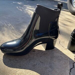 Hunter rain boots but cute!